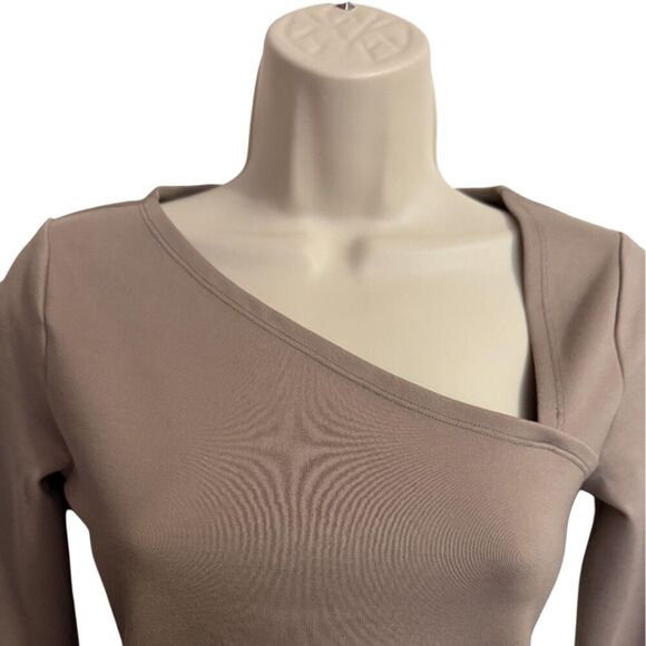 Abercrombie & Fitch Crop Long Sleeve Asymmetrical Neck Beige Top Size XS - Picture 4 of 10